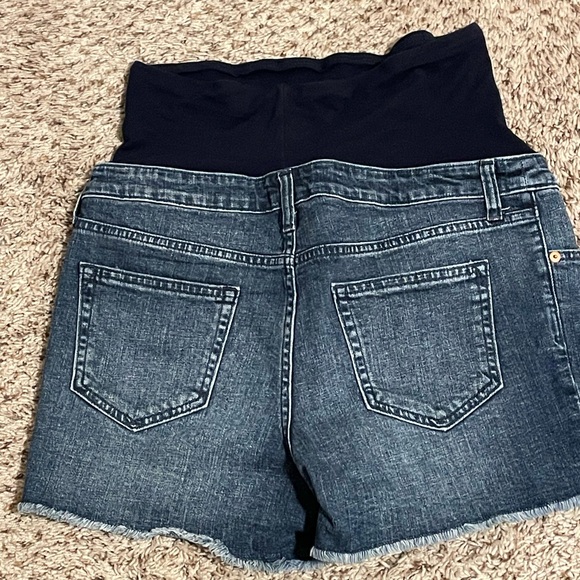 Gap Maternity Jean Shorts - Picture 3 of 4